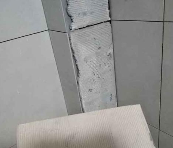玛多瓷砖空鼓维修公司分享下厨房瓷砖脱落的补救措施。
